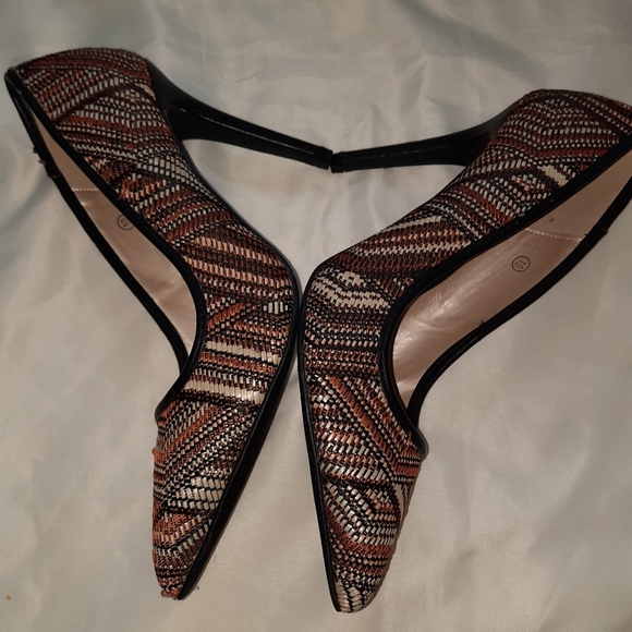 C.Label Multicolor Pointy Toe Heels - Picture 4 of 6